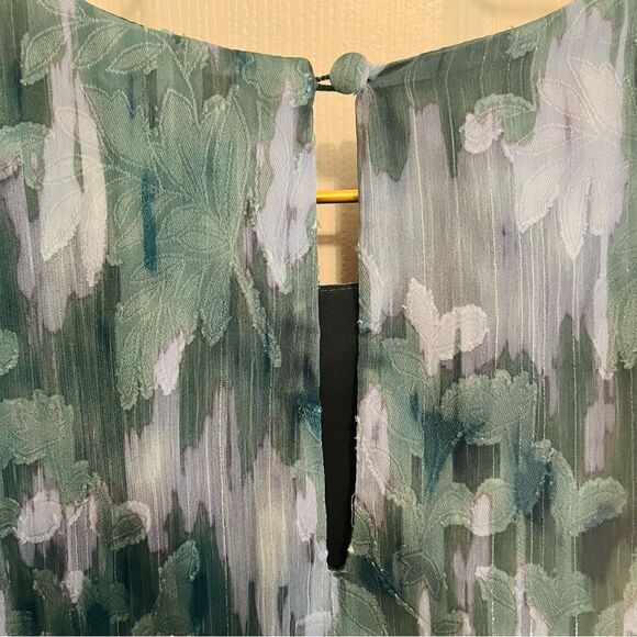 Abby Glass Elegant Green Patterned Women's Blouse - Picture 9 of 9